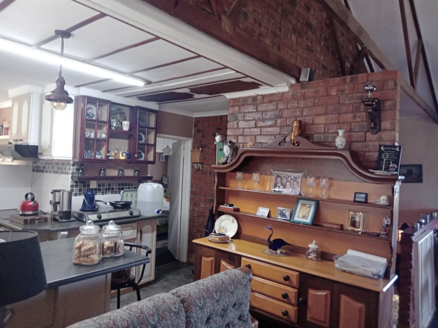 4 Bedroom Property for Sale in Noorsekloof Eastern Cape